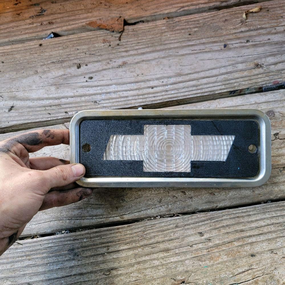 Squarebody turn signal covers (G.M.C or Bowtie)